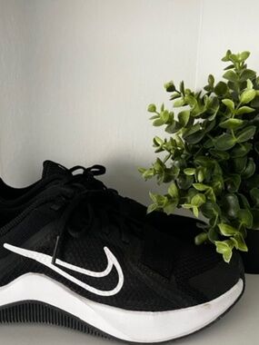 Nike Women's MC Trainer 2